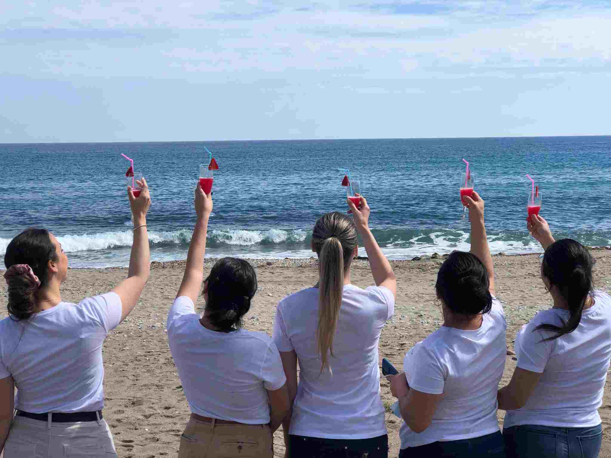 dia de la mujer 2023 restaurante neptuno playa brindis